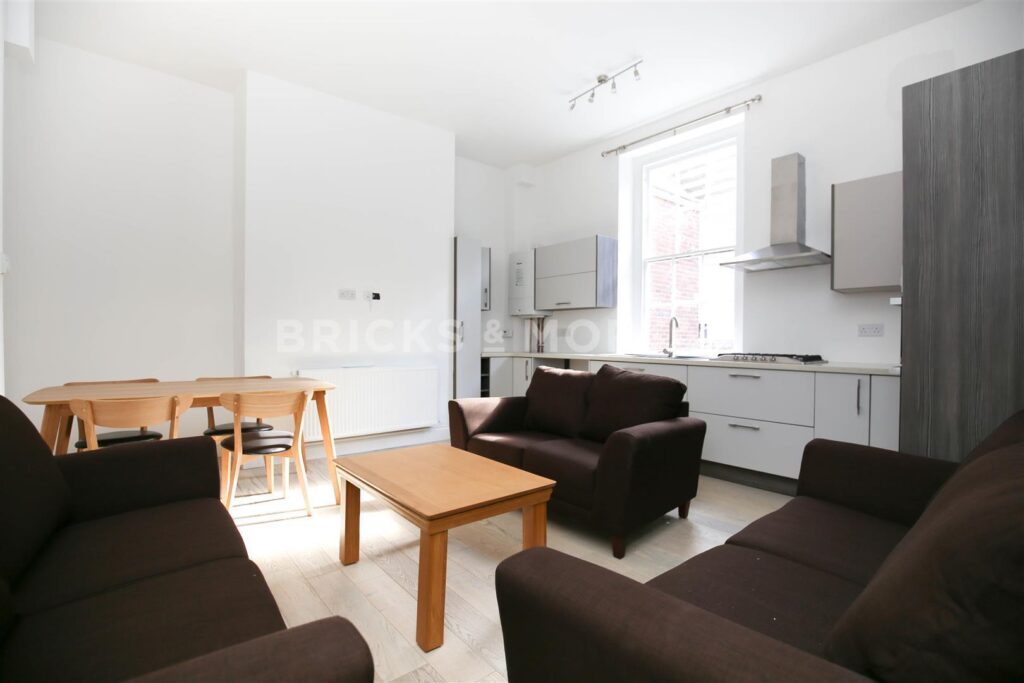 (£120pppw) 9b St James Street, City Centre, Newcastle upon Tyne, NE1