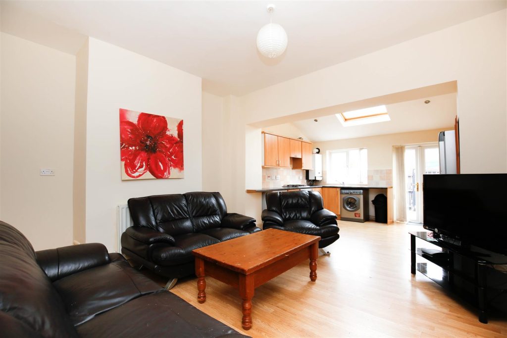 (£105pppw) Mowbray Street, Heaton, Newcastle Upon Tyne, NE6