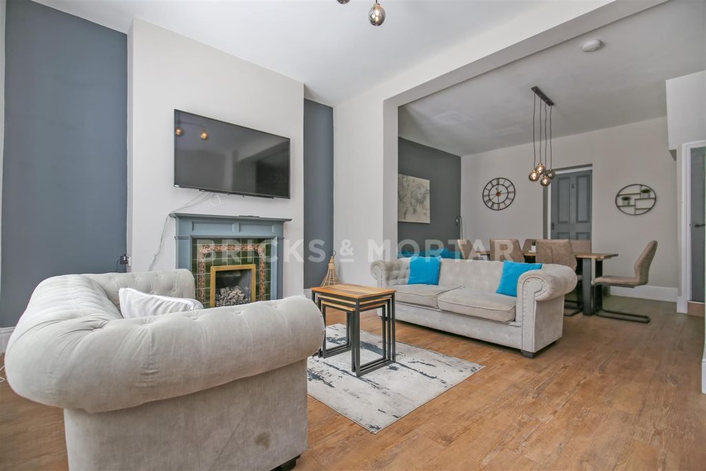 (£155pppw) Clayton Park Square, Jesmond, Newcastle Upon Tyne