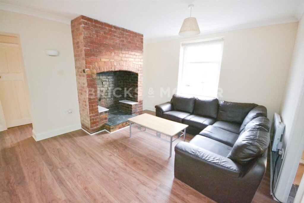 Earsdon Road, Shiremoor, Newcastle Upon Tyne, NE27